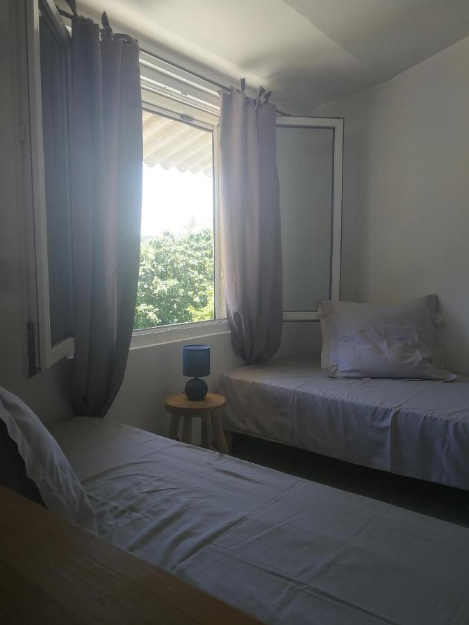 Mas Des Gardies Saint-Julien-de-Peyrolas 外观 照片