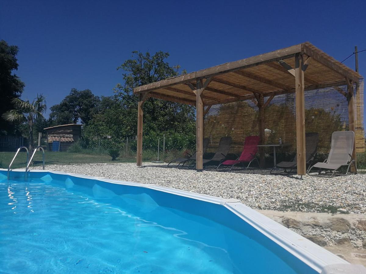 Mas Des Gardies Saint-Julien-de-Peyrolas 外观 照片