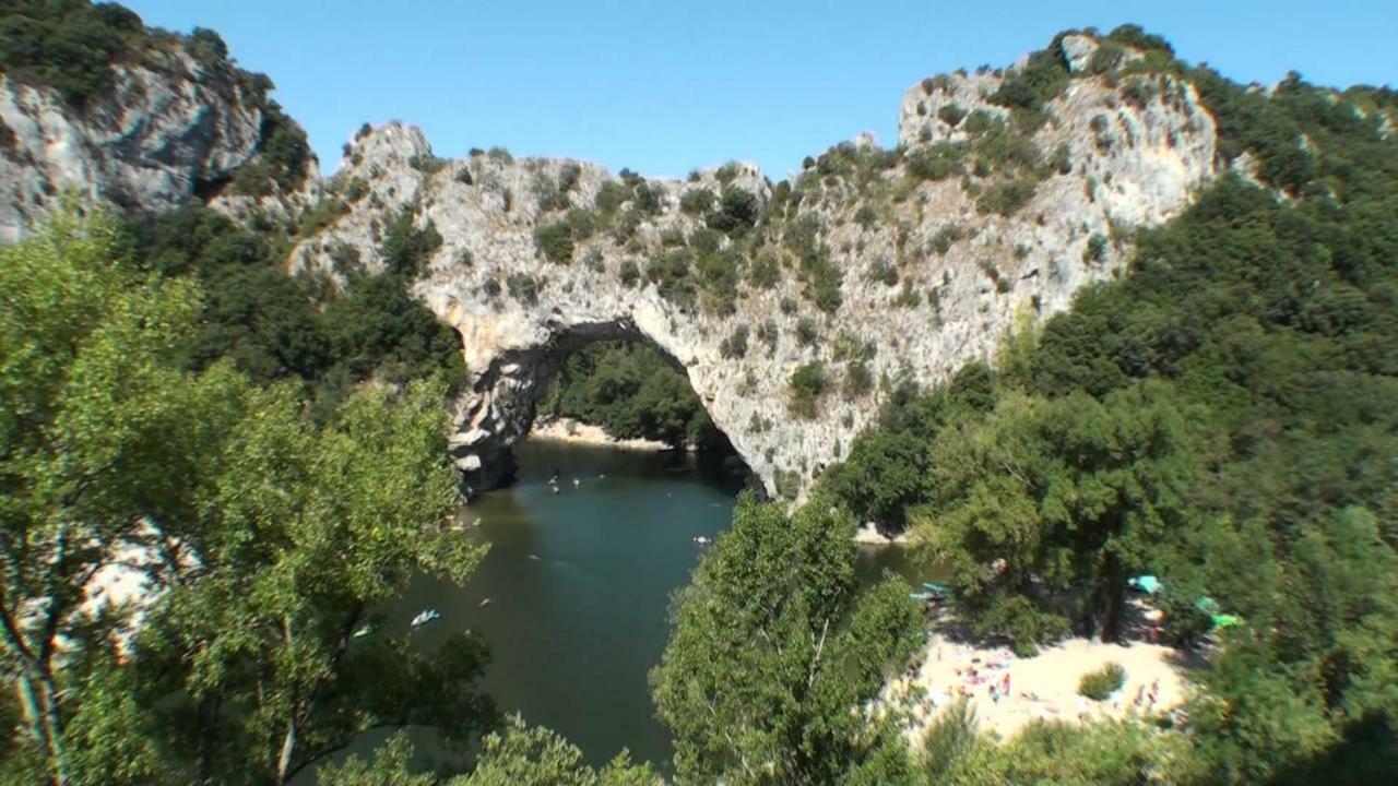 Mas Des Gardies Saint-Julien-de-Peyrolas 外观 照片