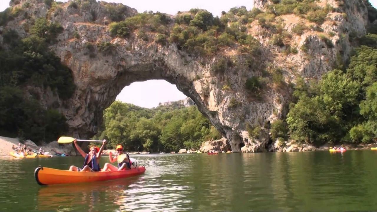 Mas Des Gardies Saint-Julien-de-Peyrolas 外观 照片